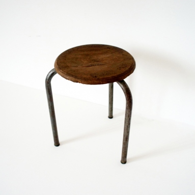Jean Prouvé/Stacking stool : type three legs 1930s
